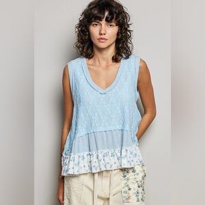 POL Floral Print V-Neck Textured Tank